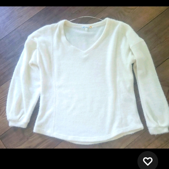 C&C California Creme V-Neck Sweater with Puff Sleeves, Med - Picture 1 of 5